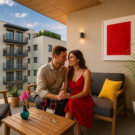 Luxury Landing Apartments Complex Qualis Braşov Esterno foto