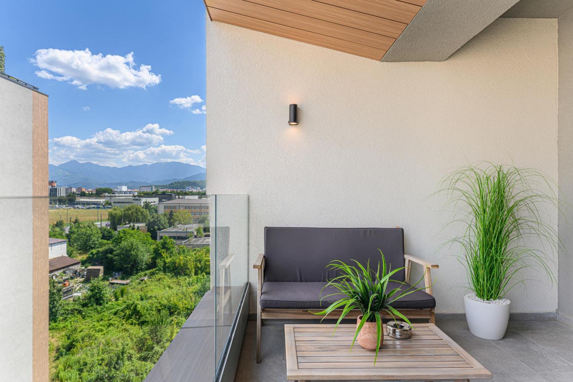 Luxury Landing Apartments Complex Qualis Braşov Esterno foto