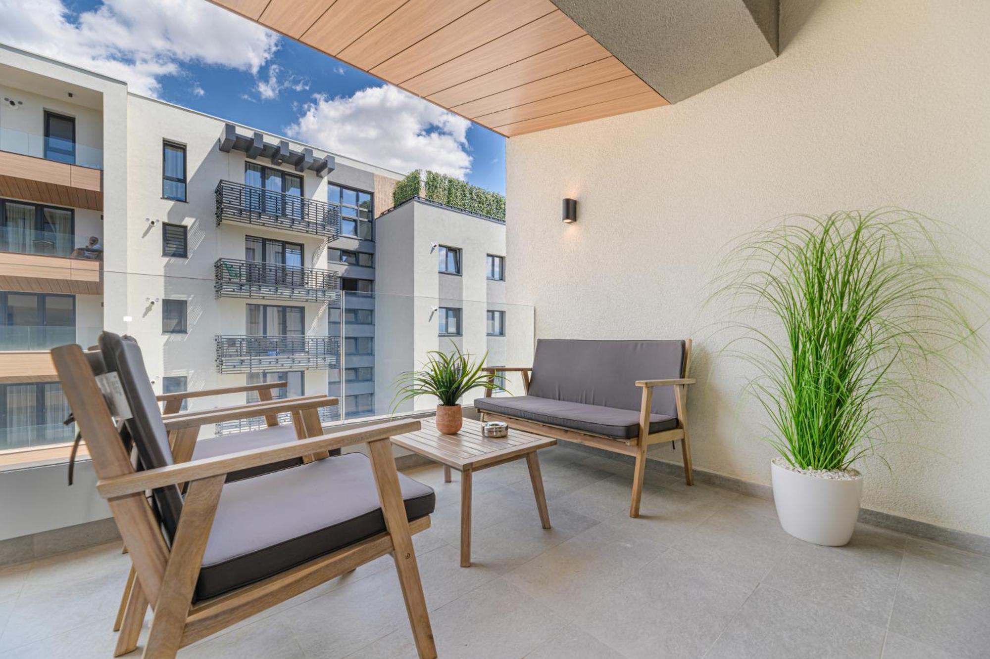 Luxury Landing Apartments Complex Qualis Braşov Esterno foto