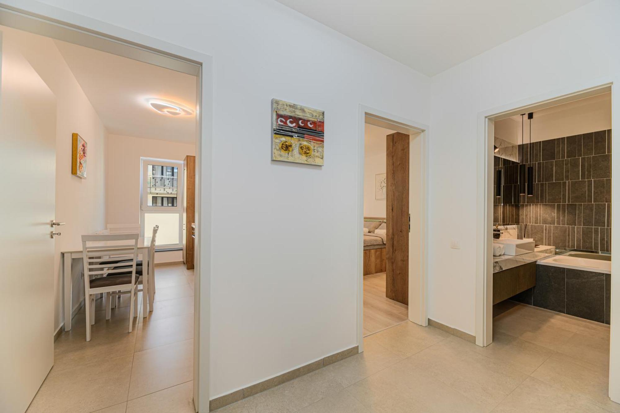 Luxury Landing Apartments Complex Qualis Braşov Esterno foto