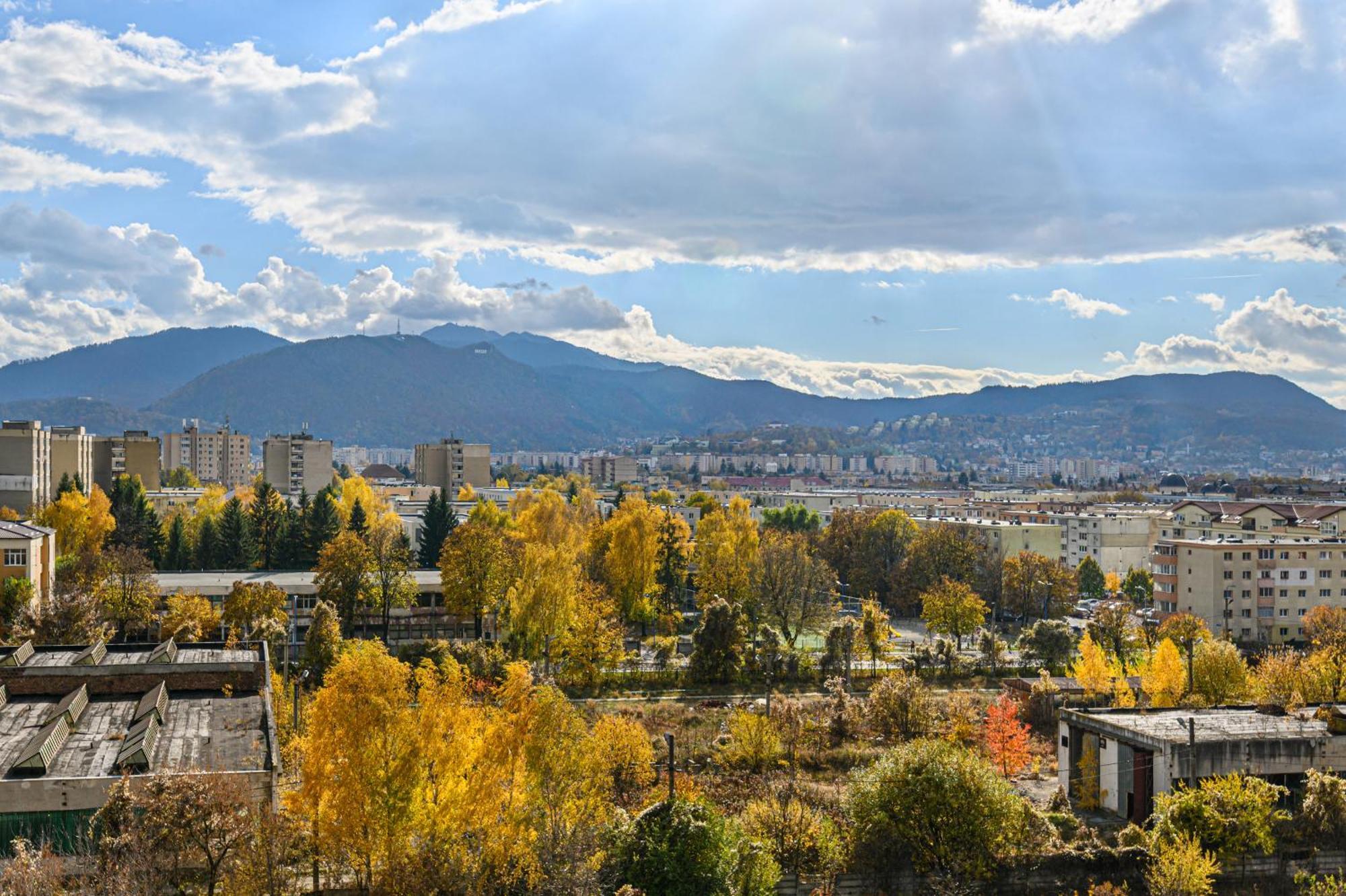Luxury Landing Apartments Complex Qualis Braşov Esterno foto