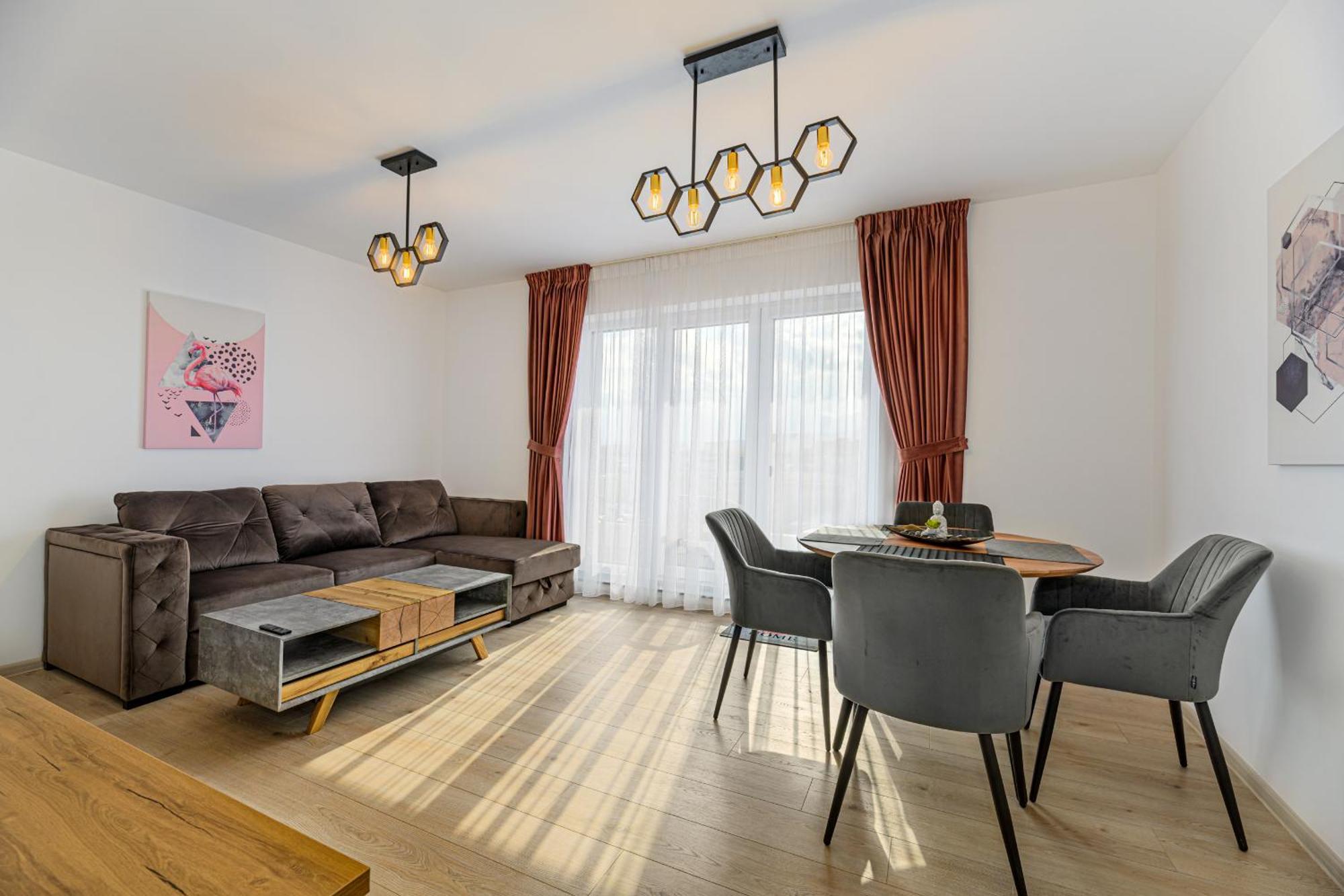 Luxury Landing Apartments Complex Qualis Braşov Esterno foto