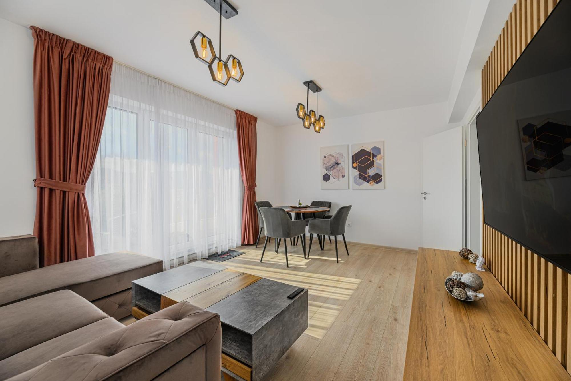 Luxury Landing Apartments Complex Qualis Braşov Esterno foto
