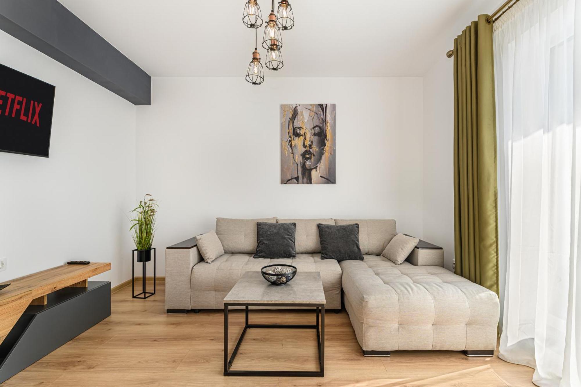 Luxury Landing Apartments Complex Qualis Braşov Esterno foto