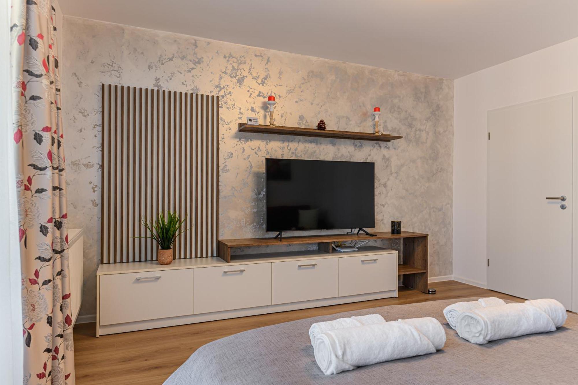 Luxury Landing Apartments Complex Qualis Braşov Esterno foto