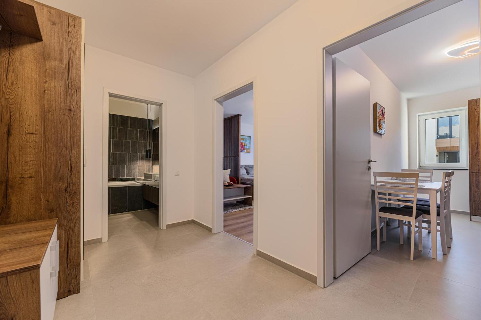 Luxury Landing Apartments Complex Qualis Braşov Esterno foto