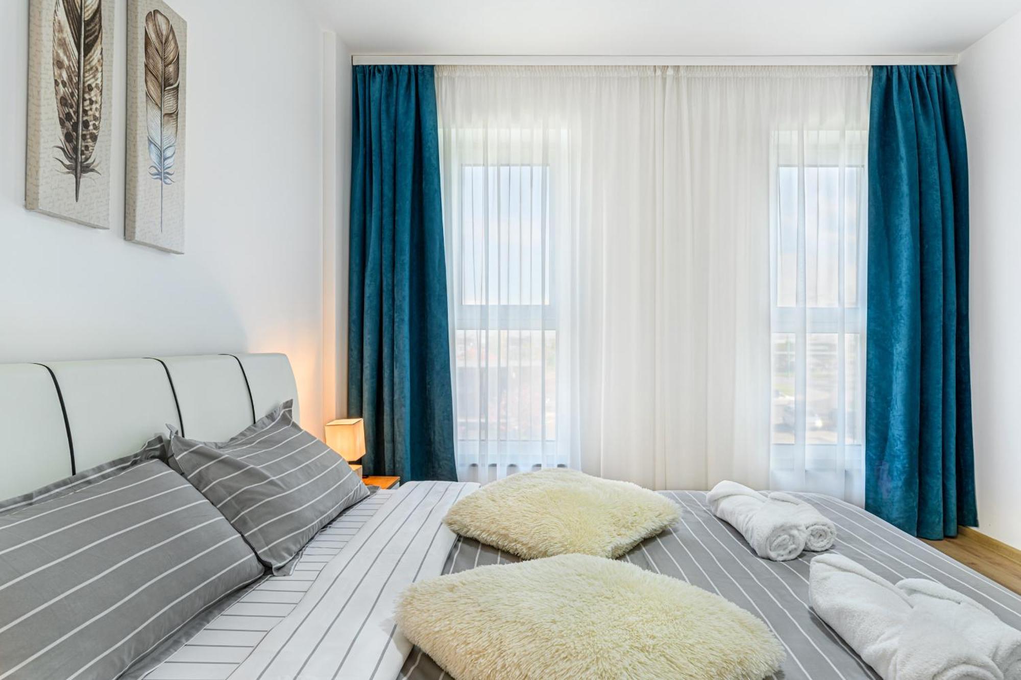 Luxury Landing Apartments Complex Qualis Braşov Esterno foto