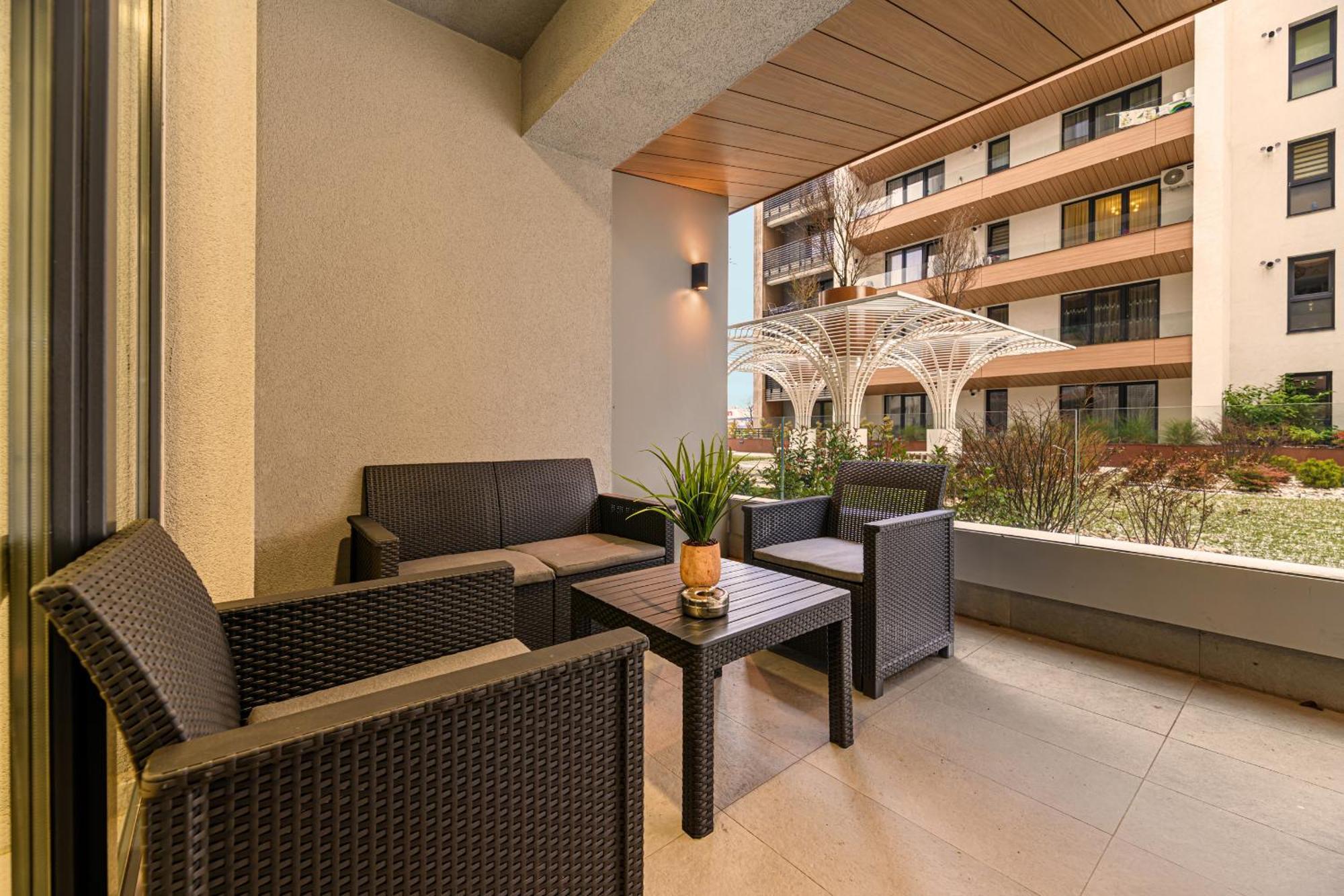 Luxury Landing Apartments Complex Qualis Braşov Esterno foto