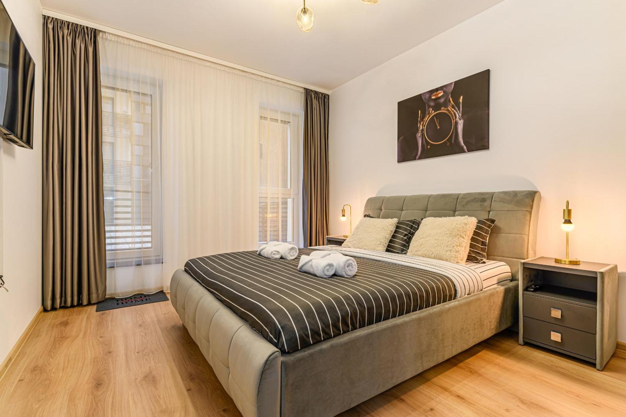 Luxury Landing Apartments Complex Qualis Braşov Esterno foto