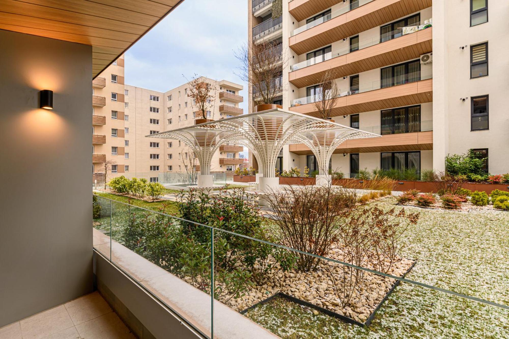 Luxury Landing Apartments Complex Qualis Braşov Esterno foto